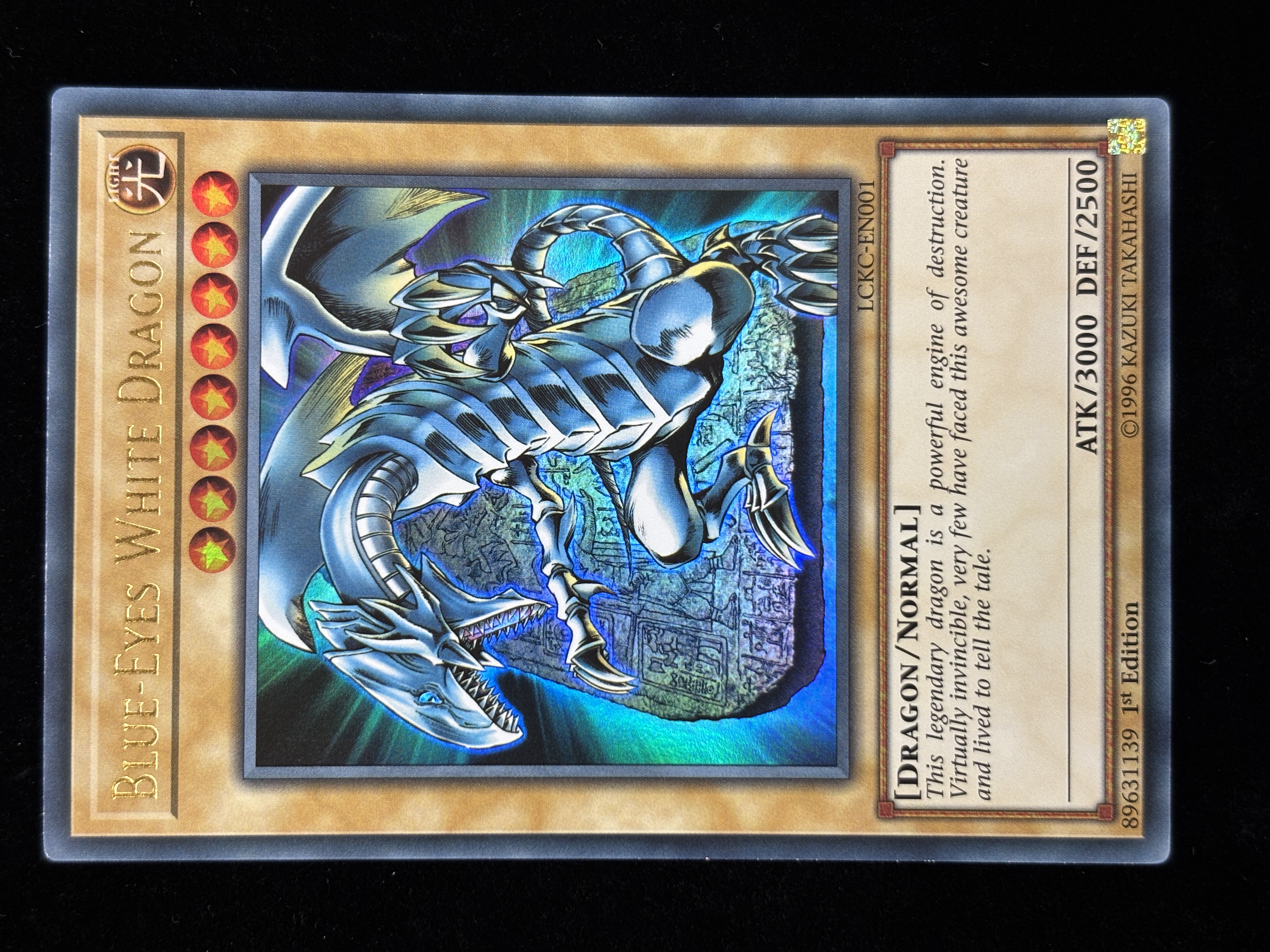 【状態B】●BLUE-EYES WHITE DRAGON(背景石板)(LCKC-EN001)(UR)A