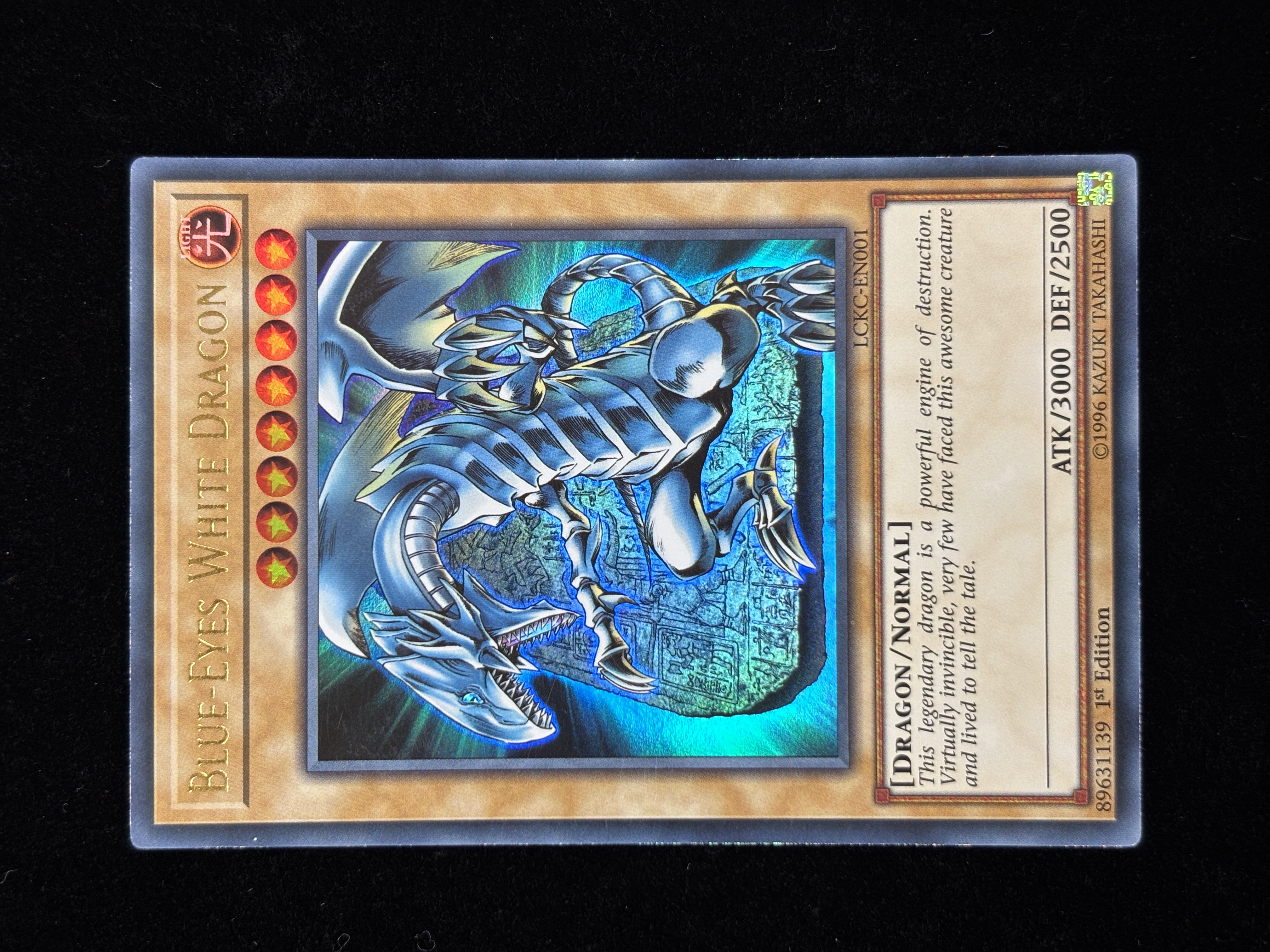 【状態B】●BLUE-EYES WHITE DRAGON(背景石板)(LCKC-EN001)(UR)B