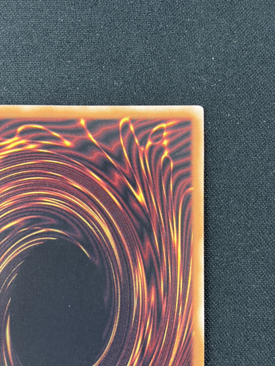 結束と絆の魔導師(緑背景)【QCSE】〈DUNE-JP000〉